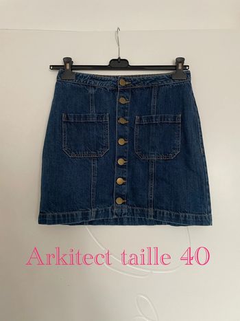 Jupe en jean bleu foncé coupe trapèze taille haute bouton devant Arkitect taille 40