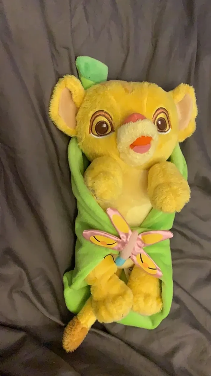 Peluche simba et son doudou