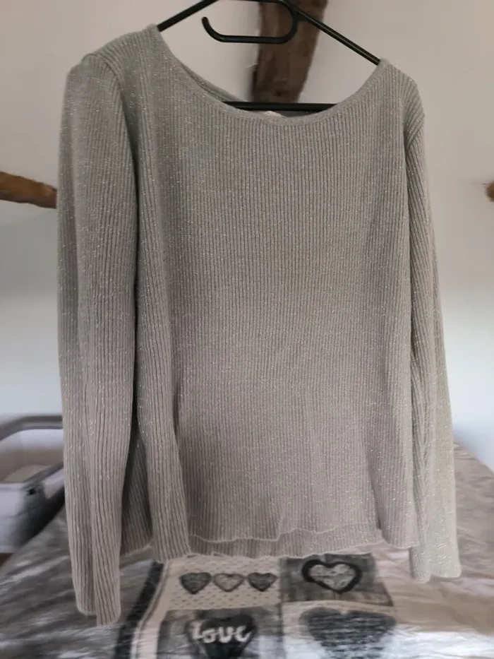 Pull gris à paillettes