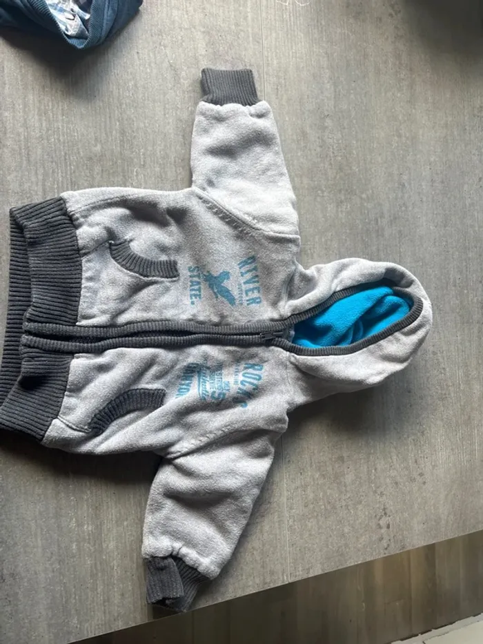 Lot gilet 6 mois - photo numéro 4