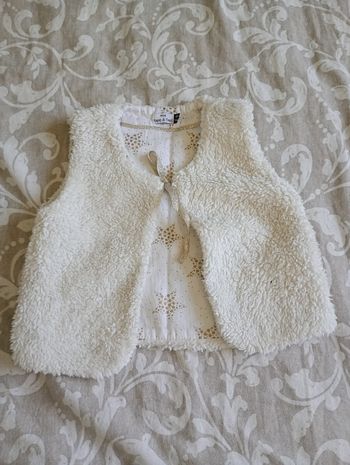 Gilet sans manches taille 12 mois