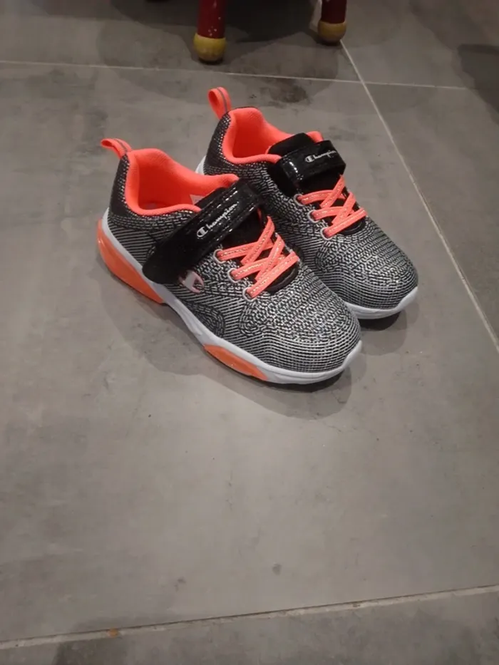 Chaussures baskets neuves -  Fille - 33 - Champion