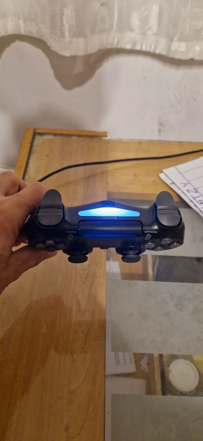 Ps4 slim - photo numéro 3