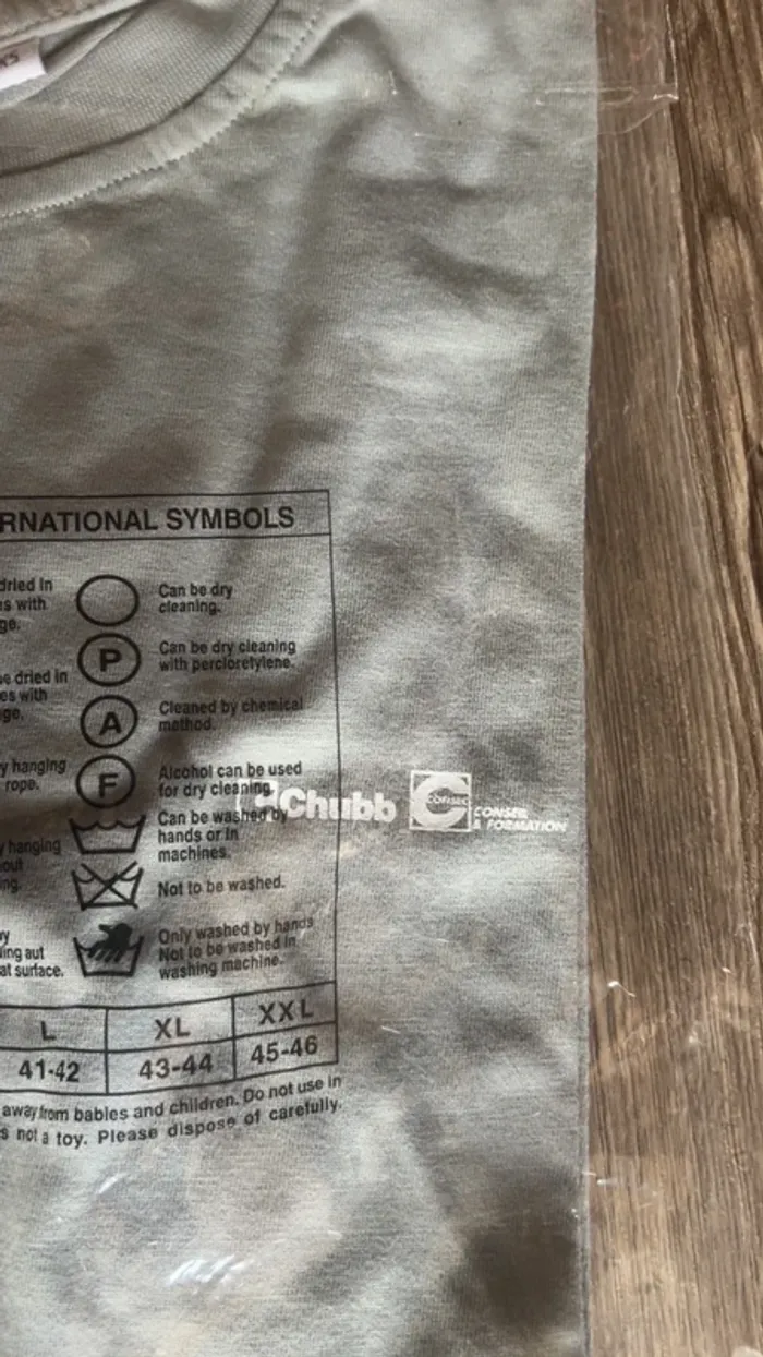 Tee shirt neuf XS - photo numéro 2