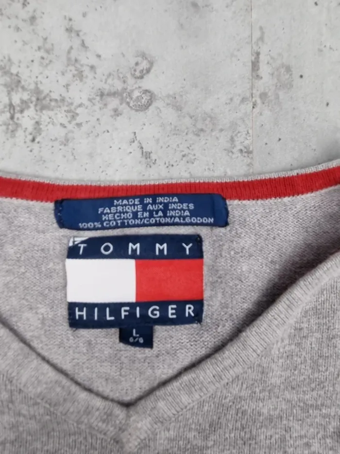 Sweat fin col V Tommy Hilfiger gris clair – Taille L Femme (mesures en photos) - photo numéro 7