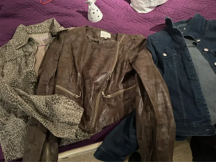 Lot indivisible de 3 vestes taille 38/40 - photo numéro 2