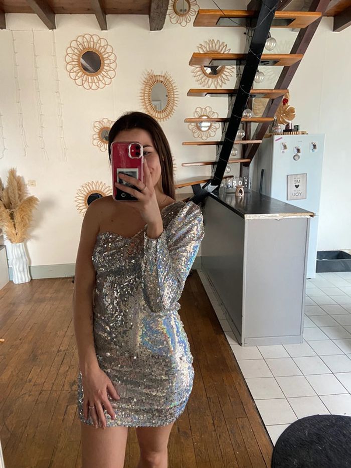 Robe à sequins - photo numéro 4