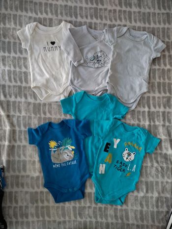 Lot 6 body blanc bleu noukies 3 mois