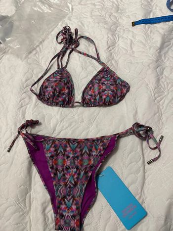 Maillot triangle Matthew Williamson – violet/bleu psychédélique – taille EU 36/38