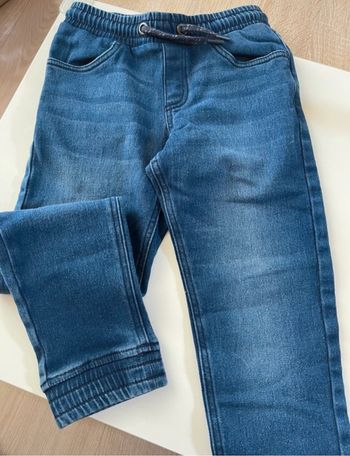 Jean 8 ans