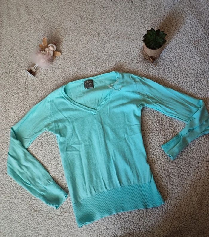 Pull cache cache marqué taille 3 mais taille plus petit