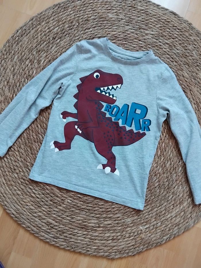 Tee-shirt Dinosaure ,manches longues, c&à, 7 ans