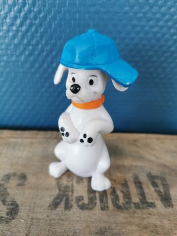 Figurine Dalmatien avec casquette bleue Disney