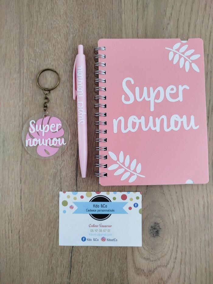 Ensemble cadeau assistante maternelle lot carnet stylo porte-clé super nounou