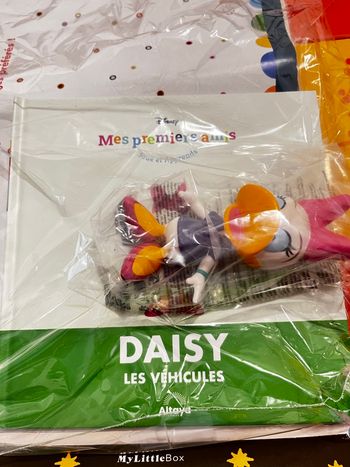 Livre Disney mes premiers amis    Inclus la figurine