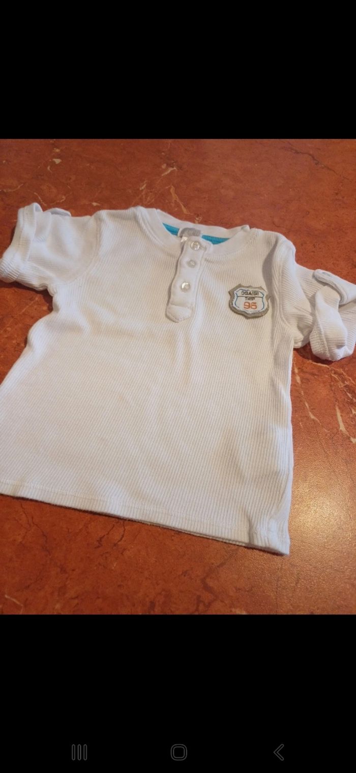 T.shirt bébé taille 6 mois