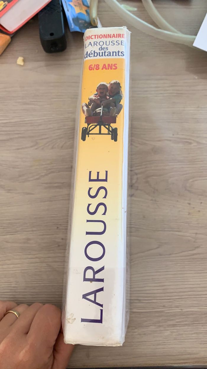 Dictionnaire: Larousse des débutants 6/8 ans- CP/CE - photo numéro 3
