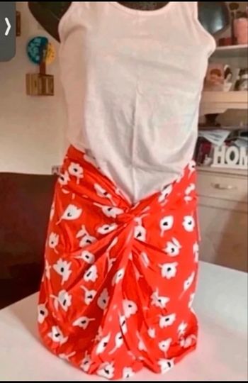 Superbe jupe 👗 femme NEUVE avec étiquette Naf Naf taille 38 rouge et blanc