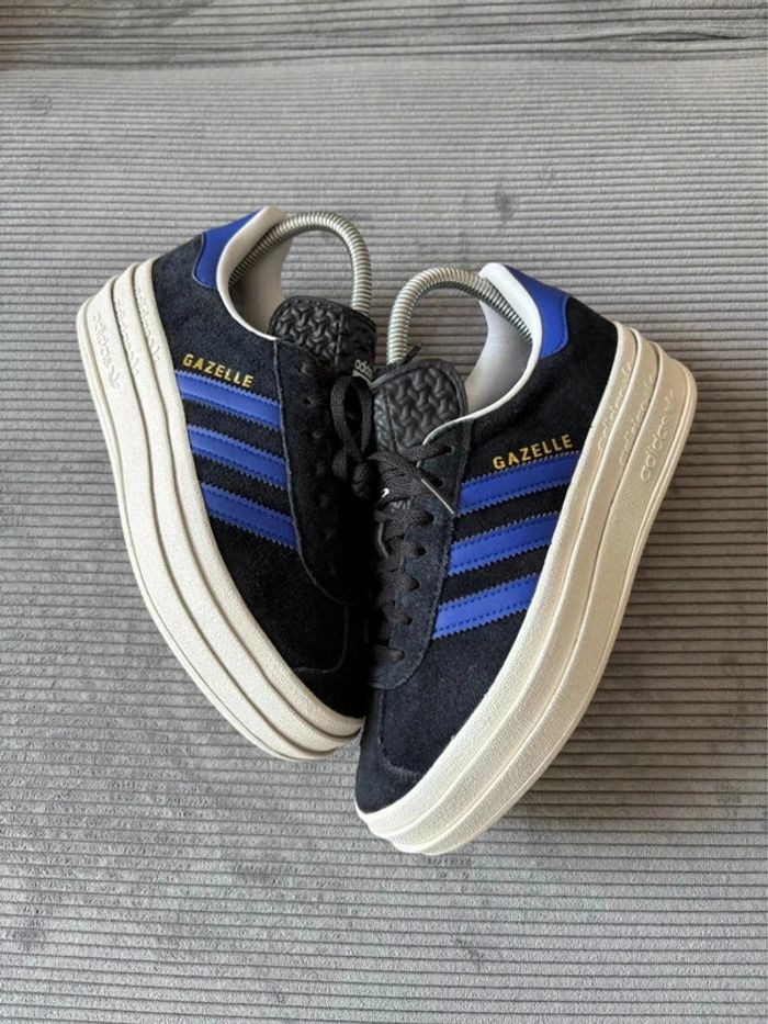 Chaussures adidas gazelle bold noires et bleues / taille 36 2/3