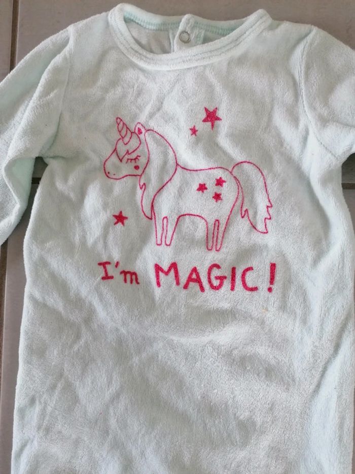 Pyjama porté une ou deux fois comme neuf taille 18 mois - photo numéro 2