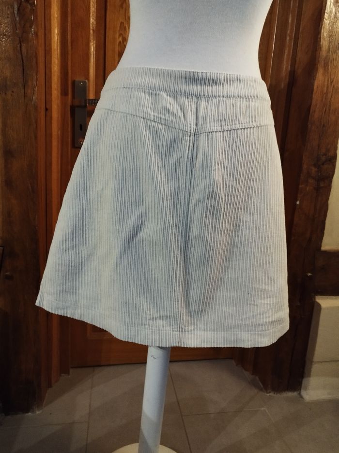 Jupe courte - photo numéro 2
