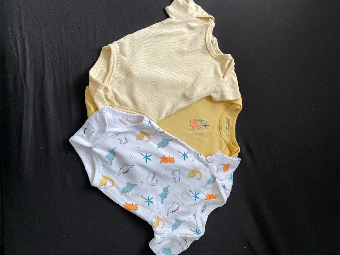 Lot de 3 bodies 3 mois - photo numéro 4