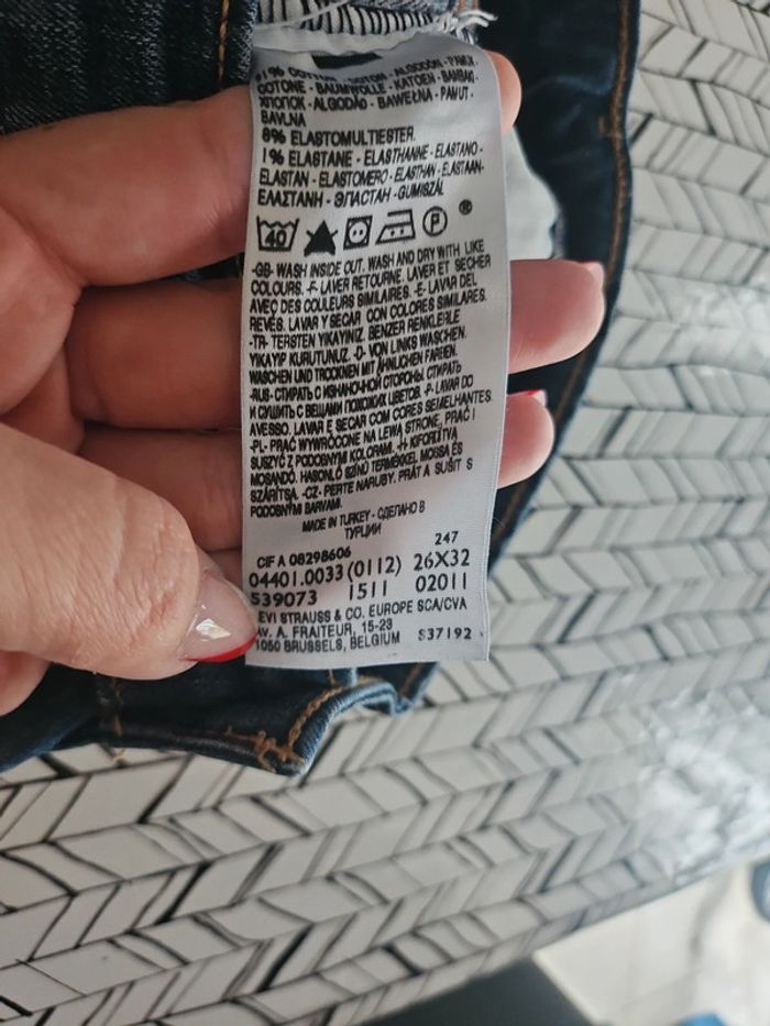 Jean marque Levi's - photo numéro 7