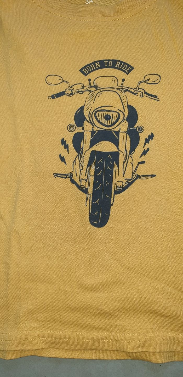 Tee shirt très bon état - photo numéro 2