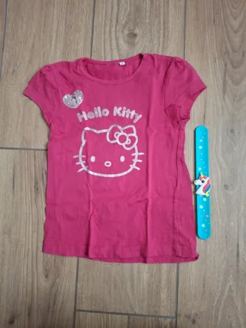 T-shirt manches courtes Hello Kitty 6 ans très bon état