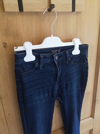Jeans Abercrombie & Fitch en bleu brut non délavé 24