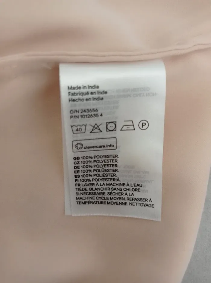 Magnifique robe effet soie satinée beau col haut beige champagne neuf avec étiquette T.M H&M - photo numéro 6