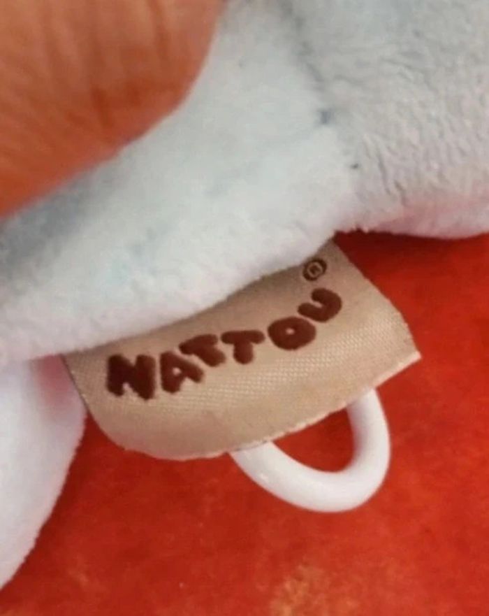 Peluche lapin bleu musical de Nattou - photo numéro 4