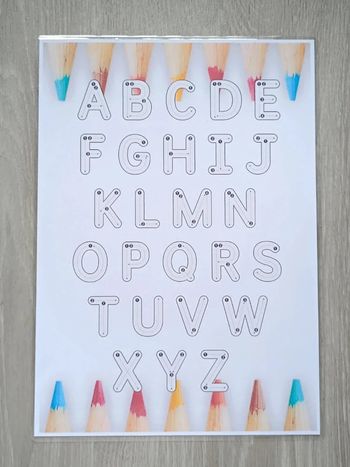 S'entraîner à écrire les lettres de l'alphabet