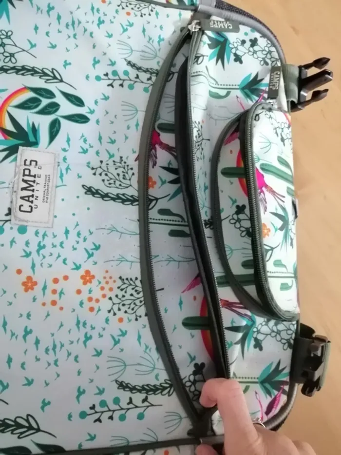 Cartable avec trousse - photo numéro 5