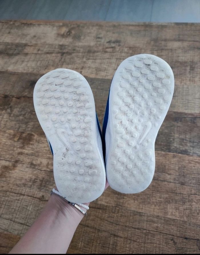 Baskets bleues Nike - photo numéro 4