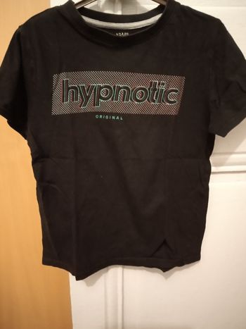 Tee-shirt Kiabi noir et multicolore