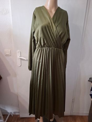 Robe Longue plissé taille 36/38 en très bon état