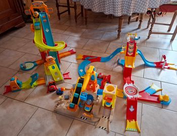 Circuits Vroom Planet x3