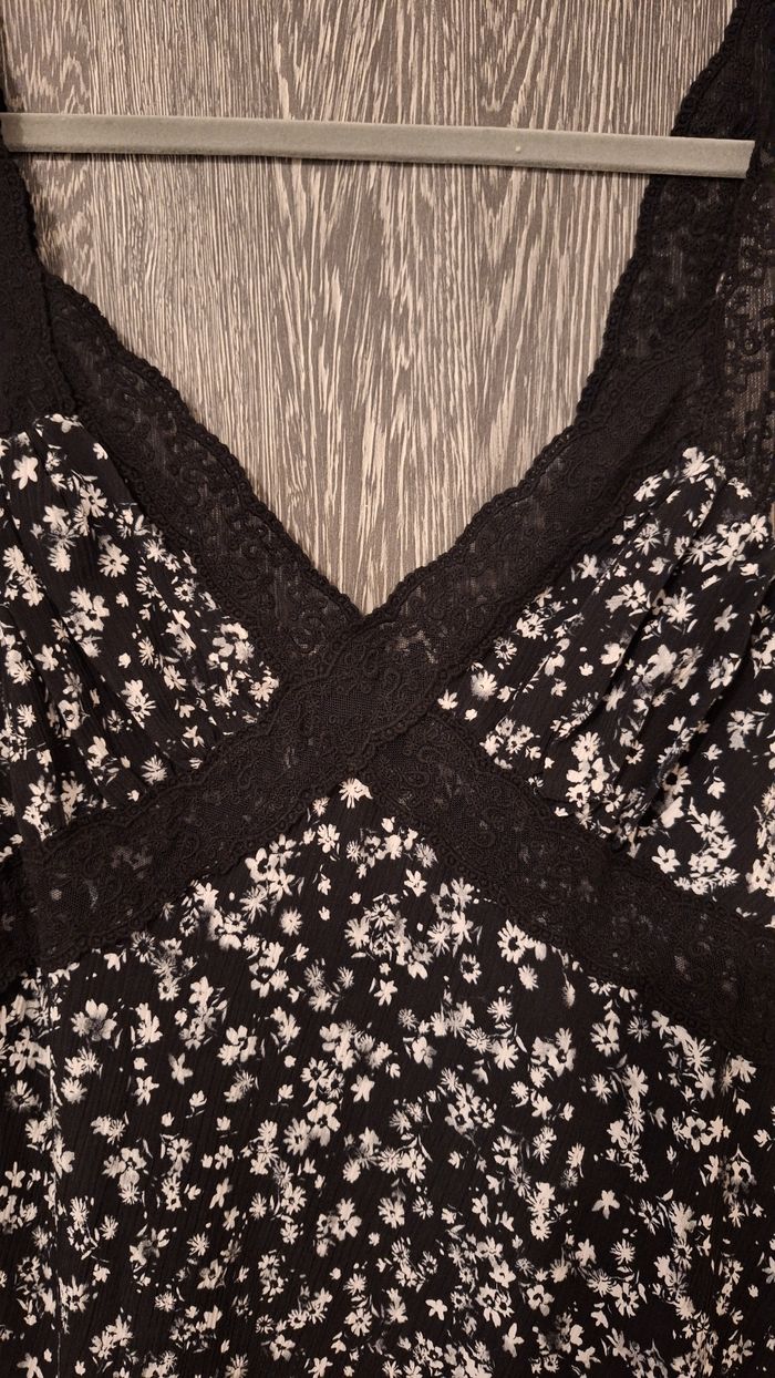 Robe longue imprimé fleuri et dentelle noir et blanc - photo numéro 4