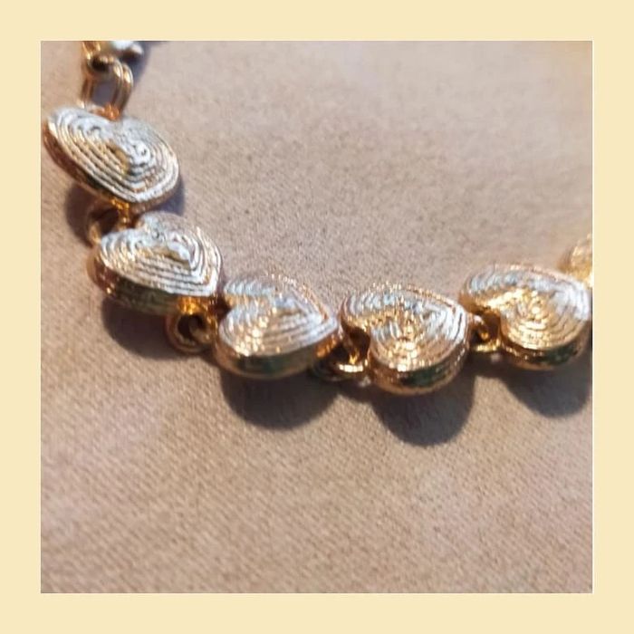 Bracelet vintage doré à cœurs gravés – Élégance intemporelle - photo numéro 13