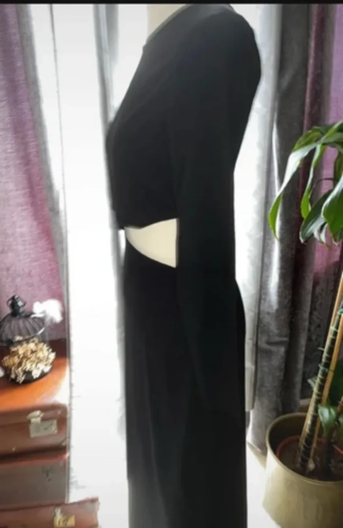 Original Robe noir ouvertures à la ceinture, taille M, Neuf - H&M - photo numéro 4