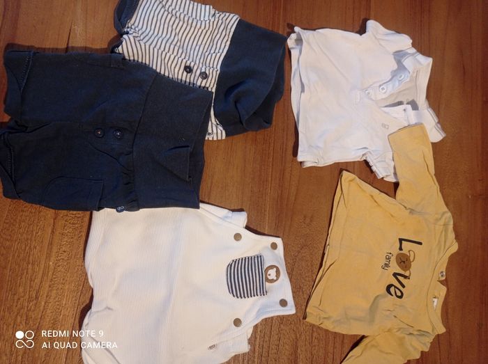 Lot vêtements 1 mois - photo numéro 2