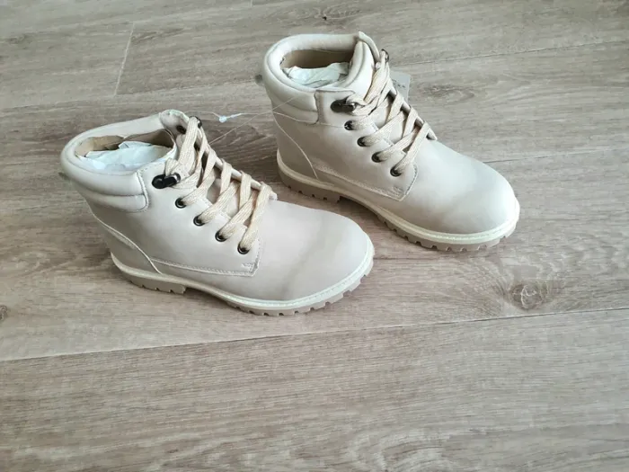 Bottines à lacets beiges taille 34 neuves - photo numéro 9