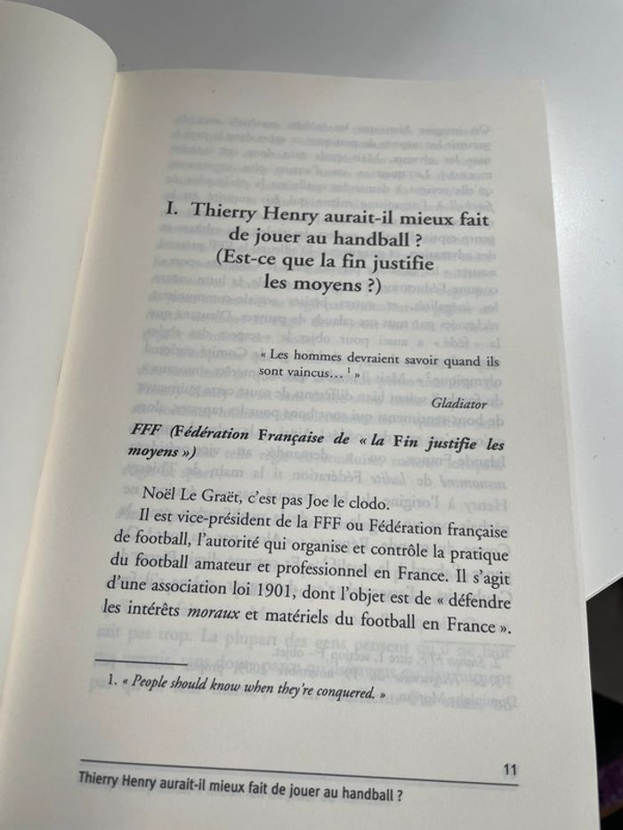 Livre : de la tête aux pieds philosophie du football - photo numéro 3