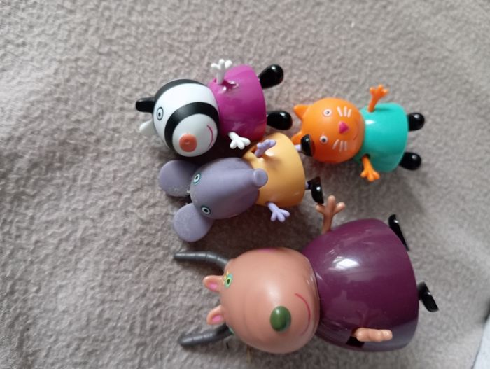 Lot figurines personnages Peppa pig a l'école - photo numéro 4