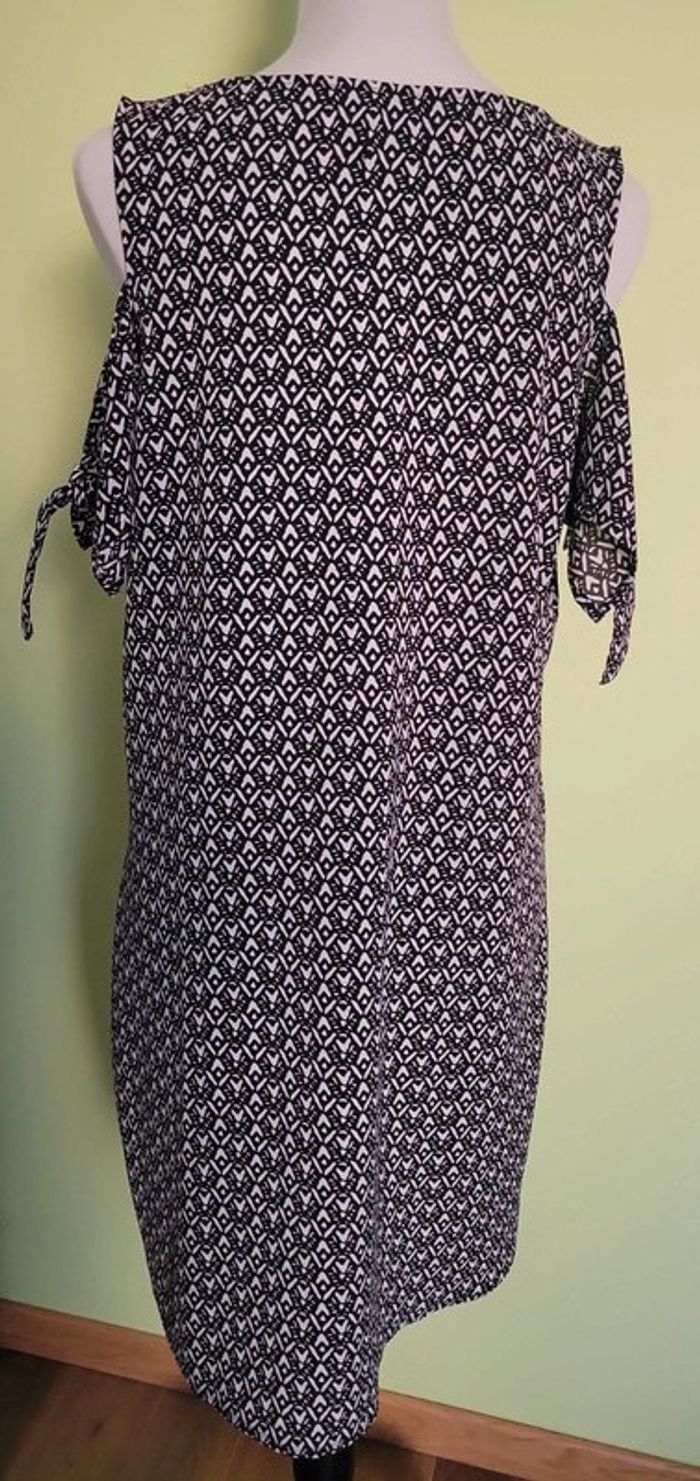 Robe épaules dénudées - photo numéro 3