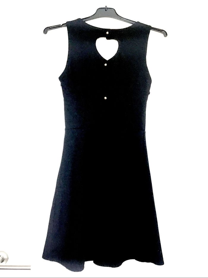 Robe noire découpes coeurs au dos T 34/36 - photo numéro 2