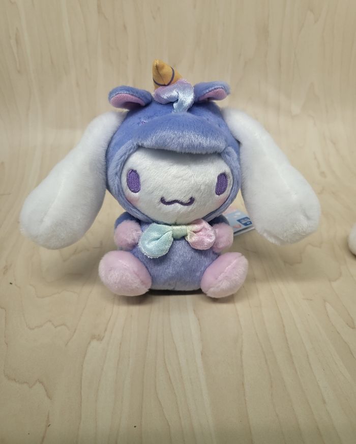 Petite peluche Sanrio Cinnamoroll Licorne mauve