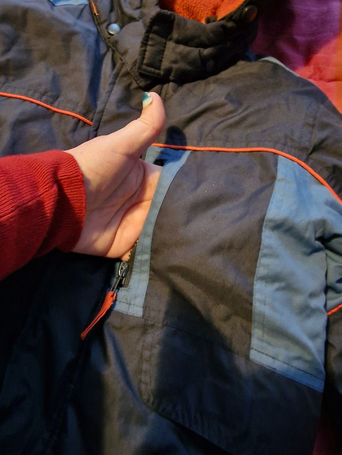 Petit blouson imperméable à capuche amovible - photo numéro 5