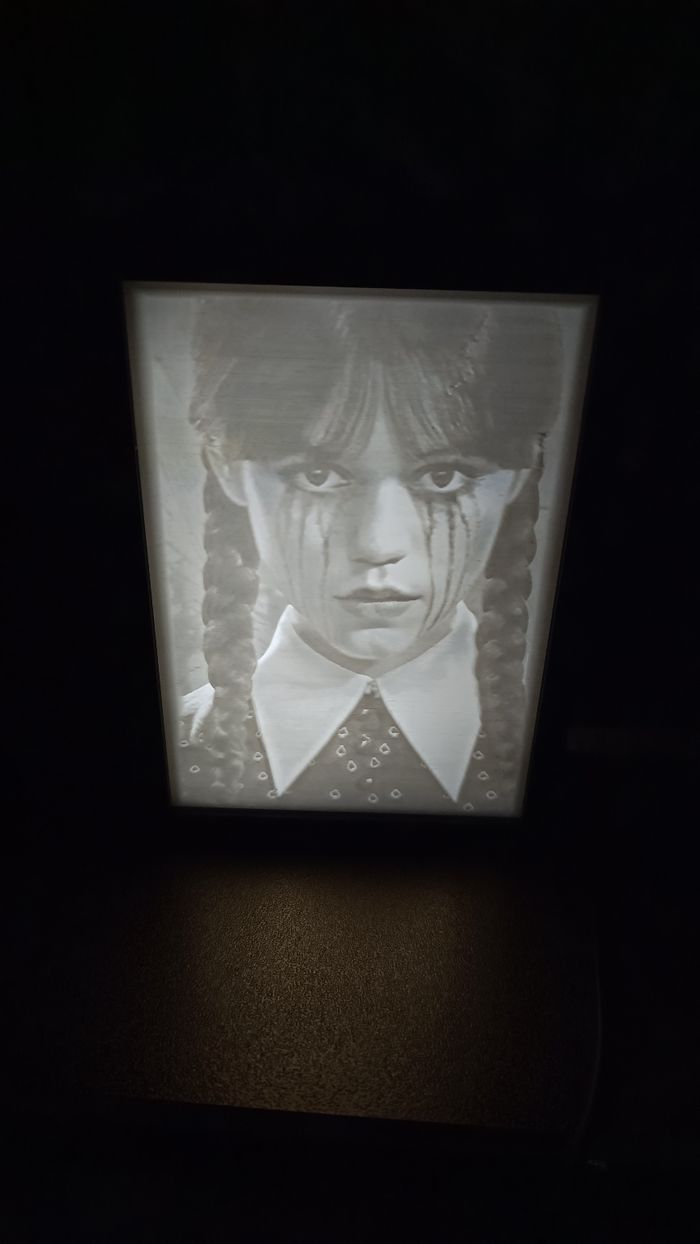 Lithophane mercredi adams
